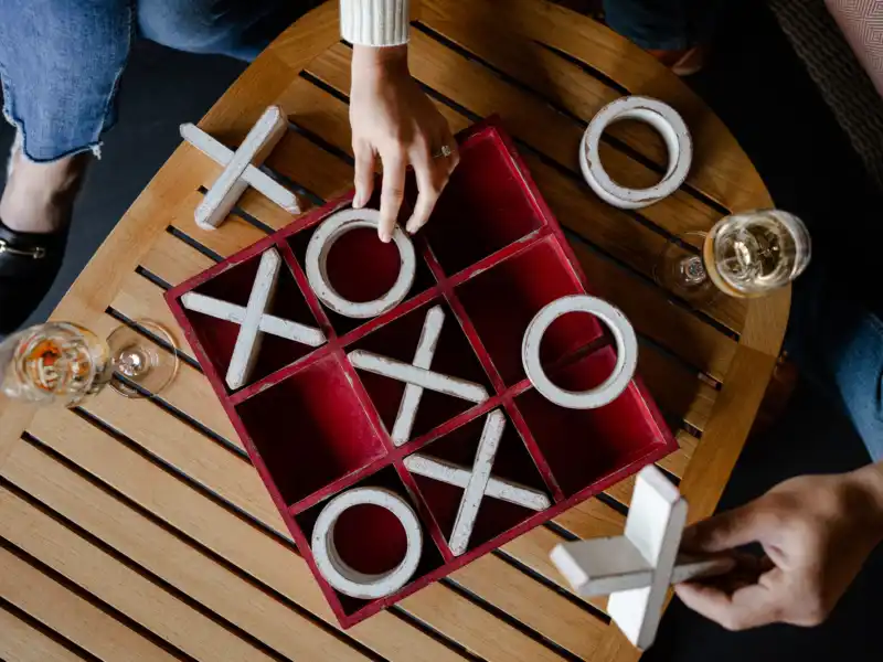 XOXO game being played