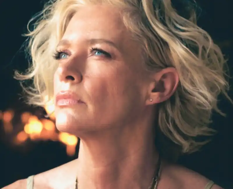 Shelby Lynne Headshot