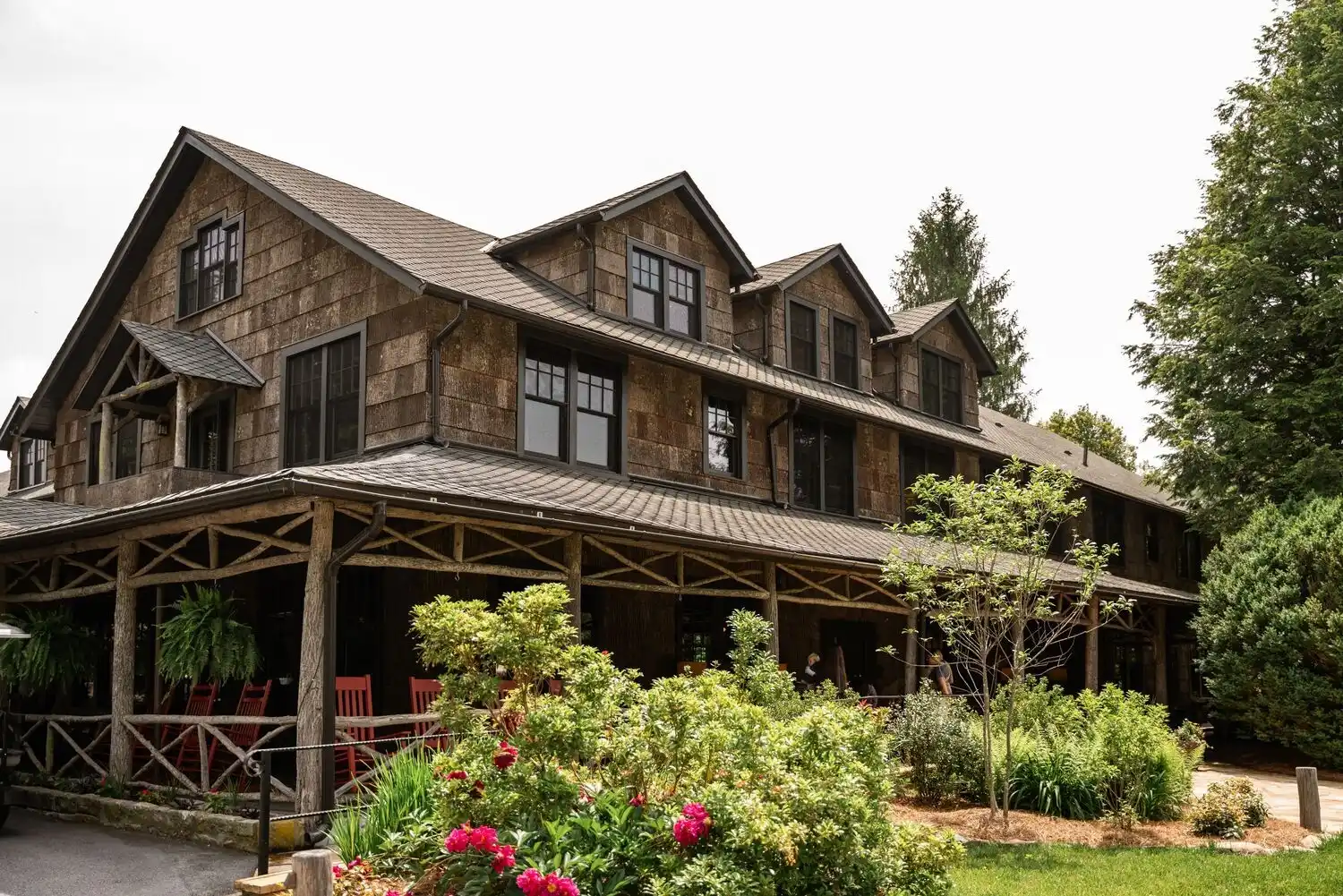 Front of High Hampton Inn in the Spring