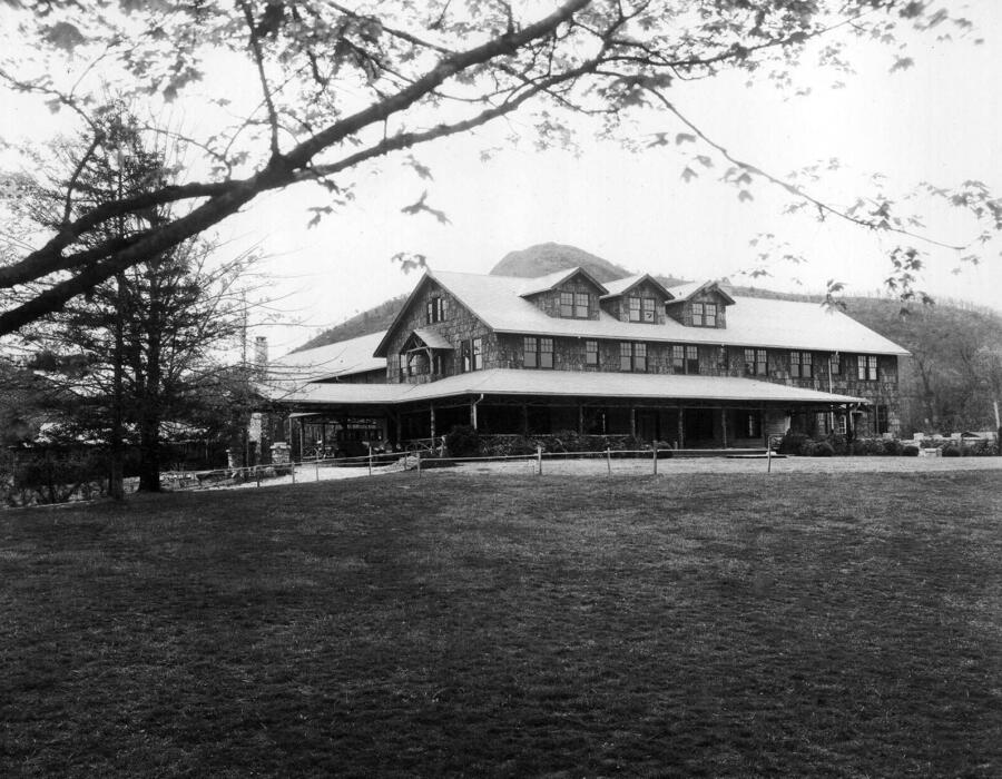HH Web Second Accent Historic Inn 1934