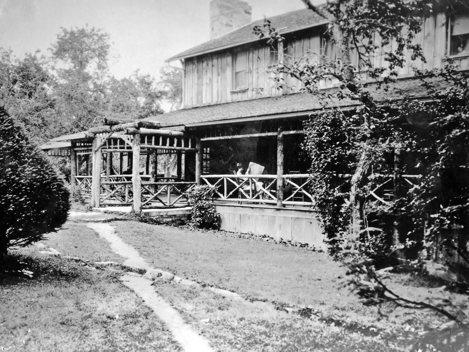 Historic black and white photo of High Hampton Inn