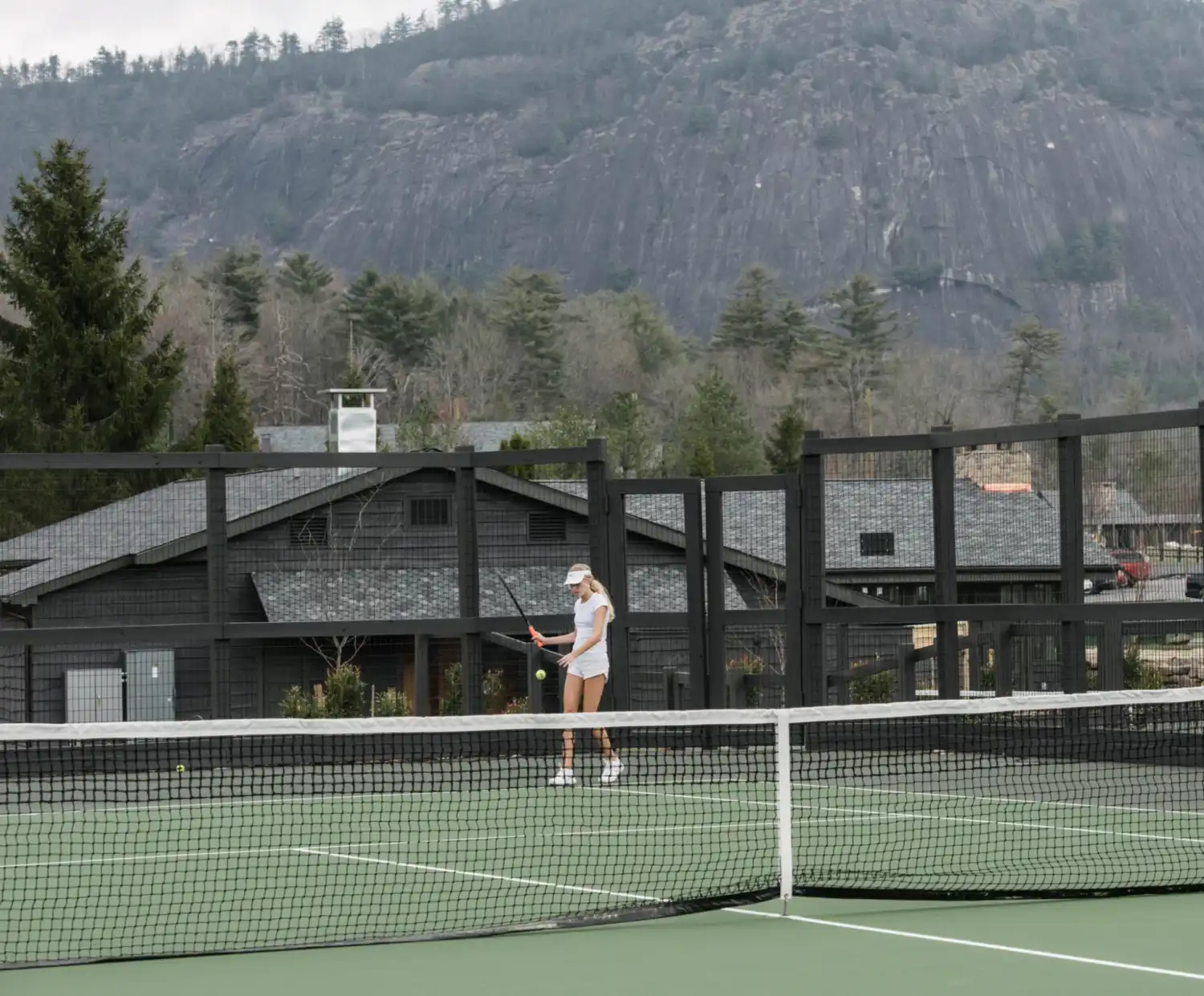 Woman on the tennis court