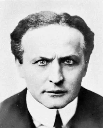 Who Was Harry Houdini? image