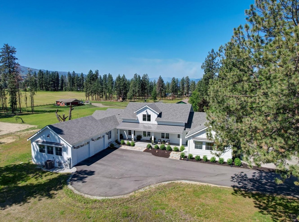 5 British Columbia Luxury Residences Showcasing Modern Design and Timeless Elegance