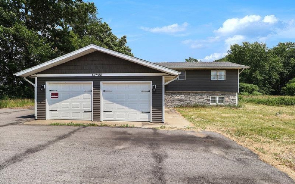5 Indiana and Ohio Homes Offering Spacious Living and Modern Comforts
