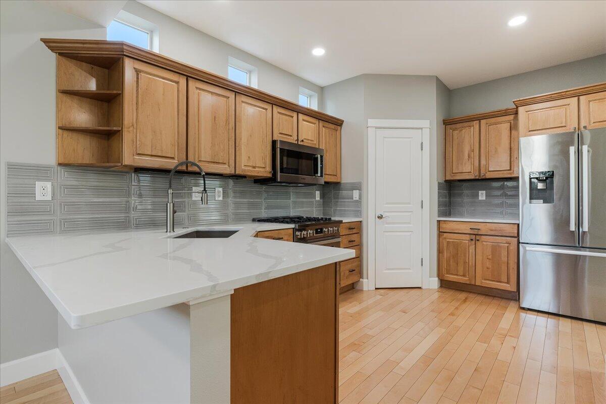5 Oregon Luxury Homes Showcasing Modern Design and Premium Living Spaces