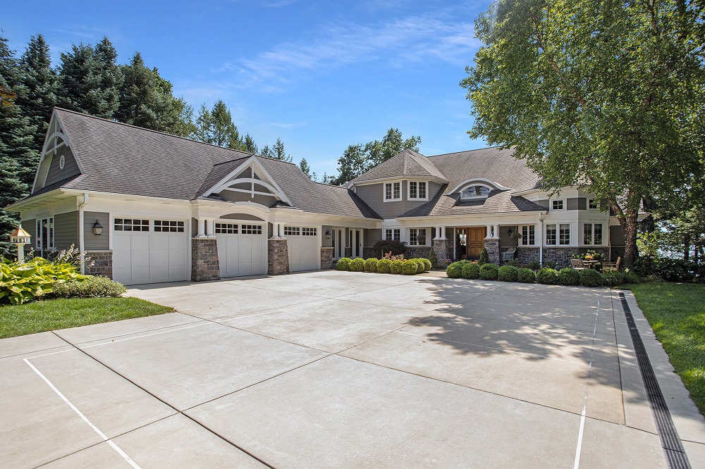 8 Michigan Luxury Residences Showcasing Elegance and Exclusive Living