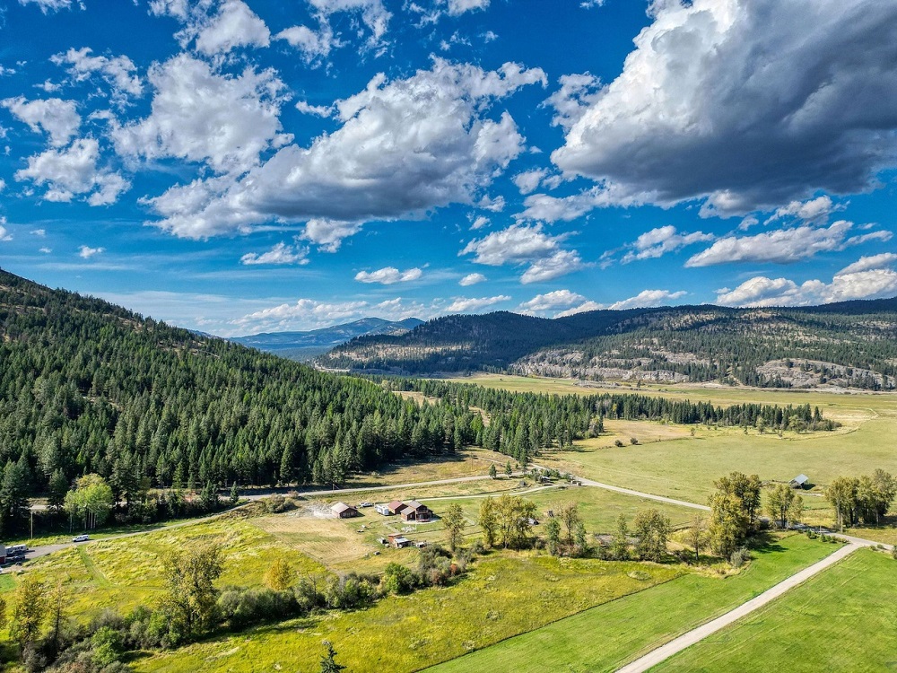 5 Wyoming and Montana and Idaho Homes Offering Expansive Views and Spacious Living