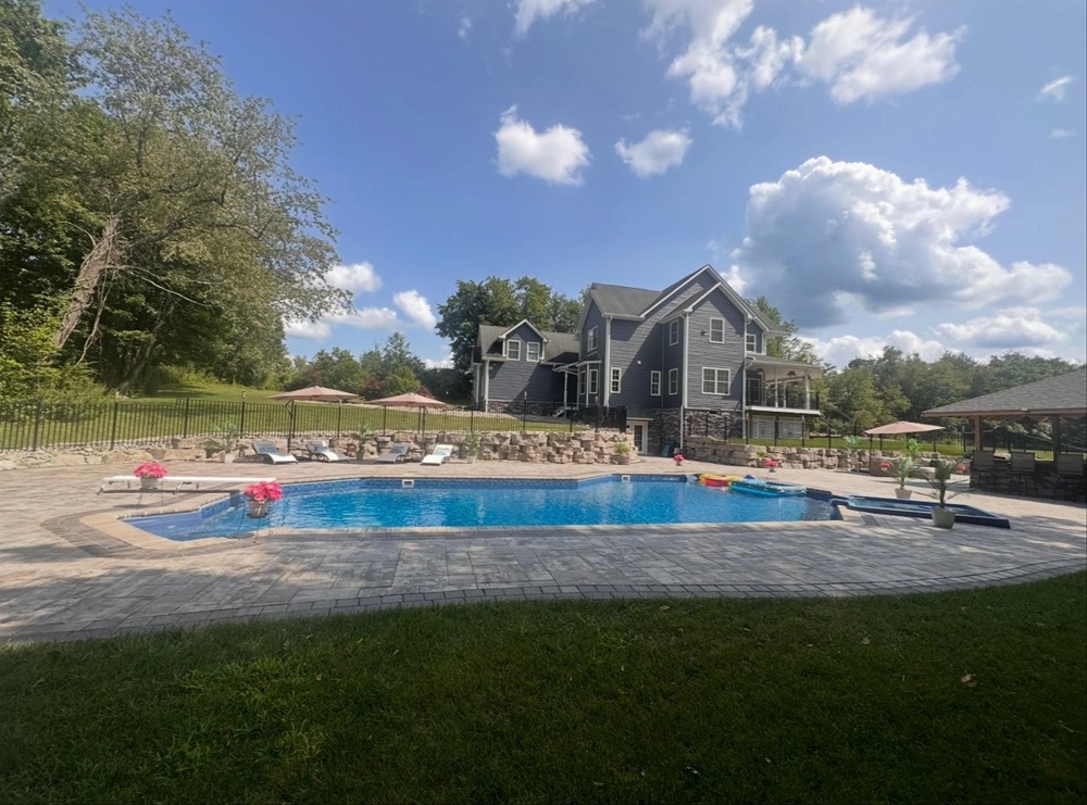 3 New Jersey Colonial Residences Blending Elegance, Space, and Modern Comfort
