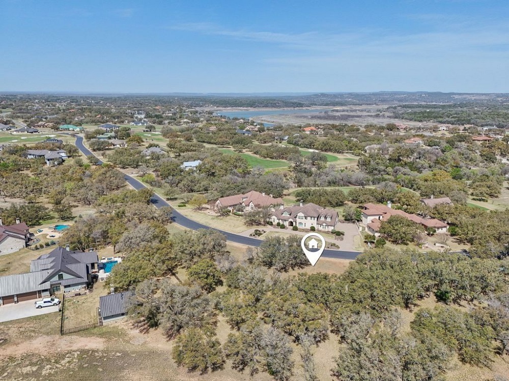 7 Texas Residential Gems Providing Distinctive Allure and Spacious Dwelling