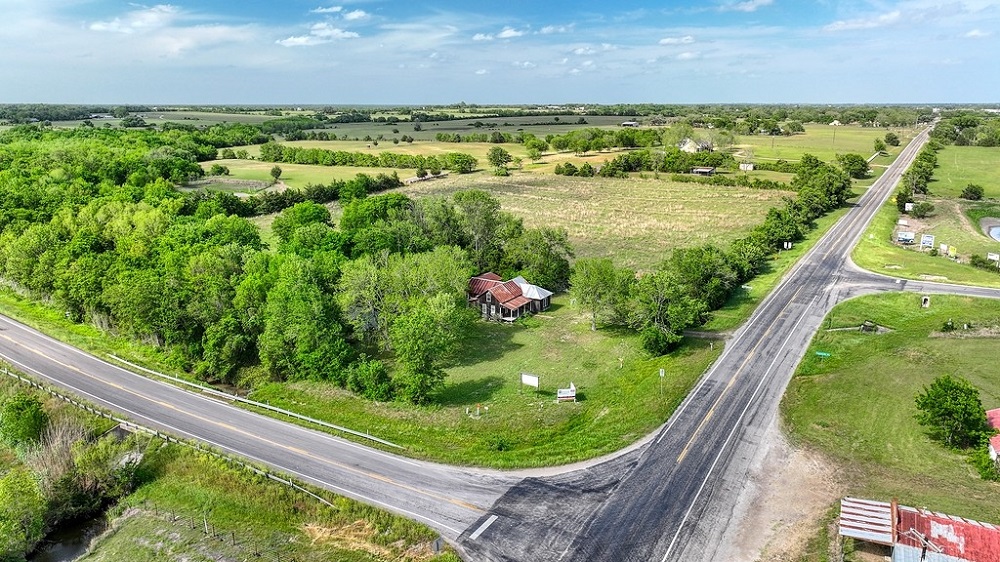 5 Texas Residences Showcasing Luxurious Dwelling and Prime Areas