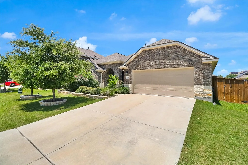 3 Texas Residential Gems Providing Spacious Designs and Fashionable Attraction
