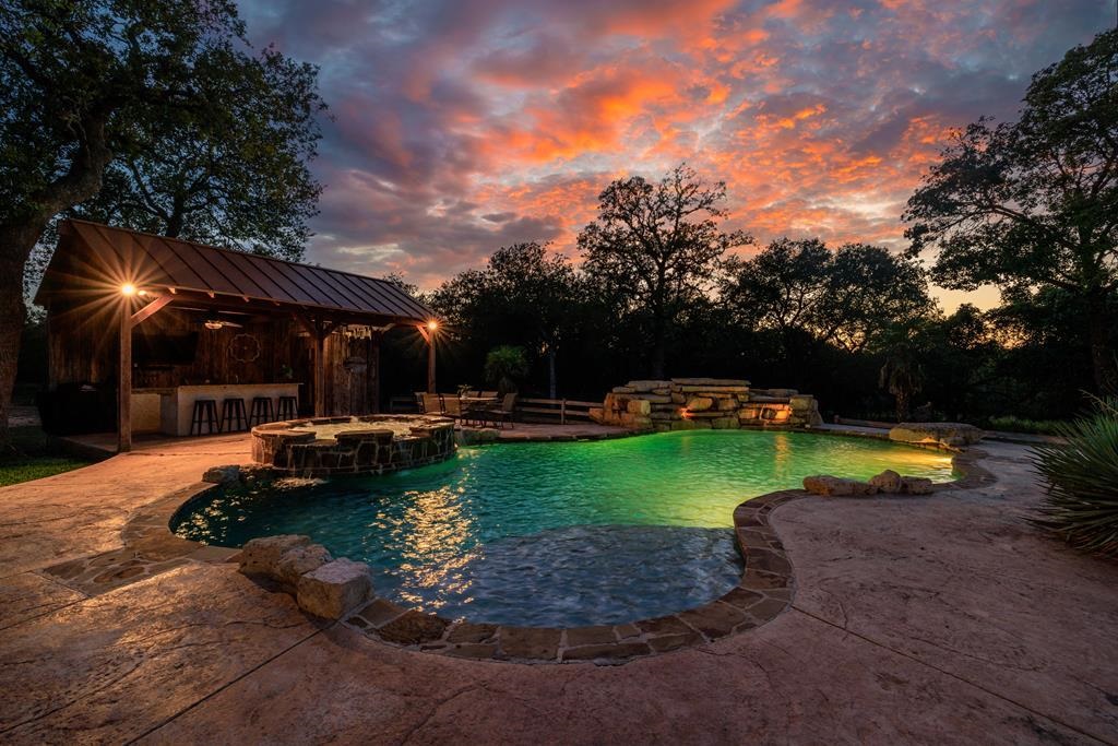 5 Texas Luxurious Estates Showcasing Expansive Acreage and Hill Nation Appeal