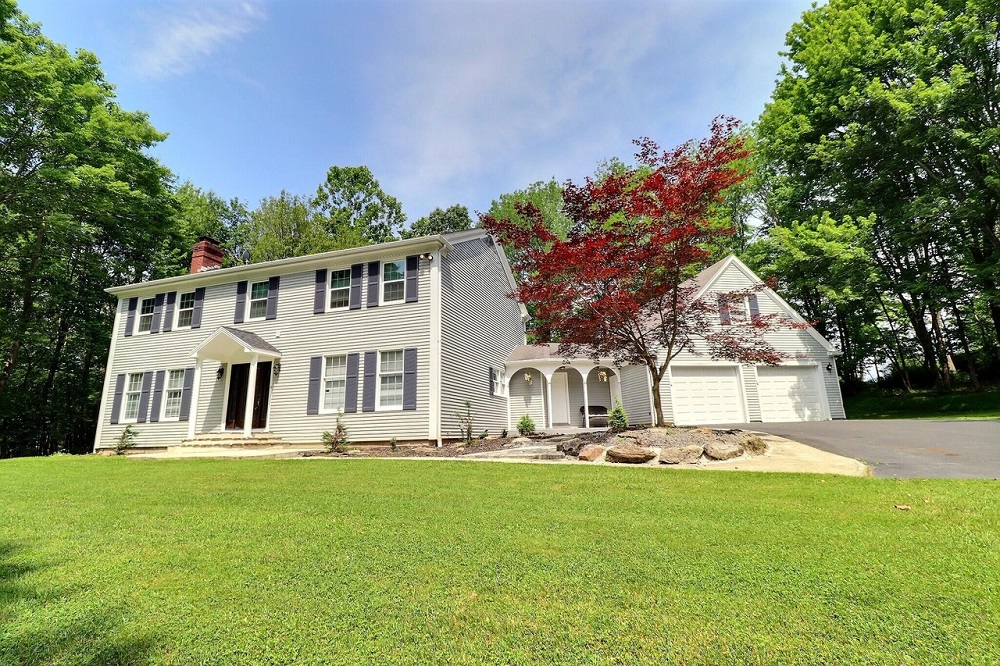 5 Elegant Residential Properties in Pennsylvania and New York Offering Timeless Style and Comfort