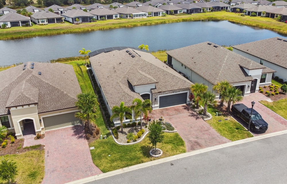 5 Florida Residences Showcasing Modern Renovations and Exclusive Community Living