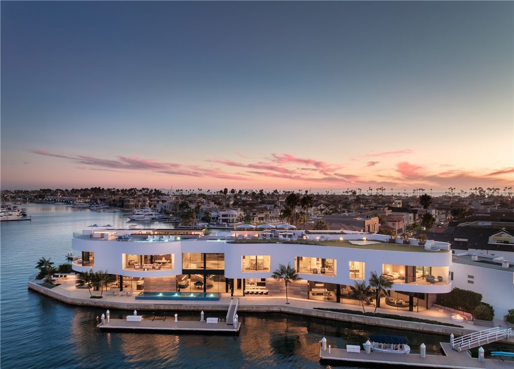 10 California Luxury Estates Showcasing Unparalleled Design and Multimillion-Dollar Elegance