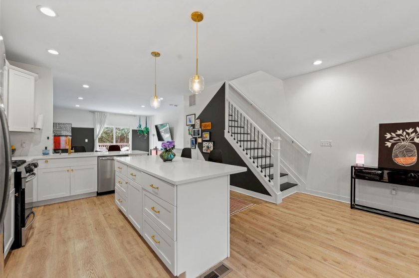 5814 Montgomery Rd