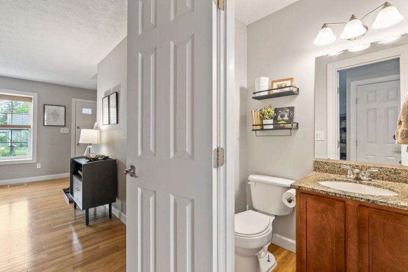 1211 Weybridge Rd