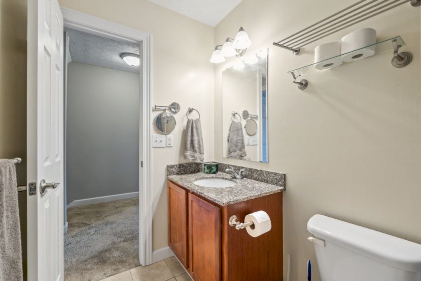 1211 Weybridge Rd