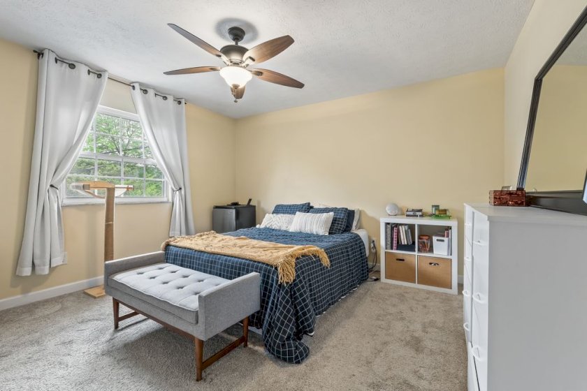 1211 Weybridge Rd