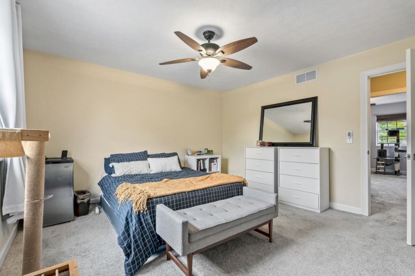 1211 Weybridge Rd