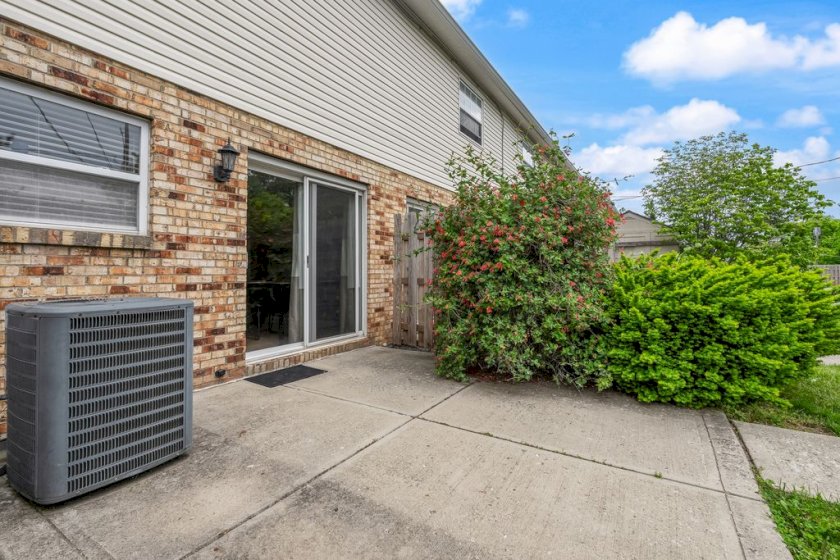1211 Weybridge Rd