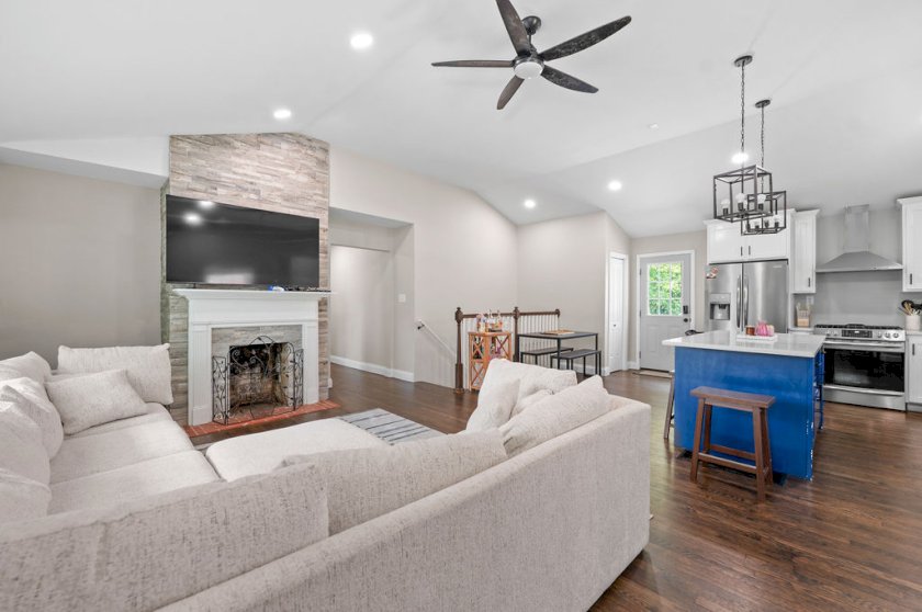 677 Mount Vernon Dr