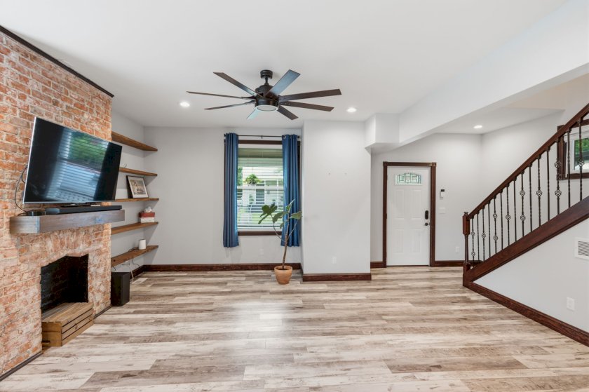 106 Juergens Ave