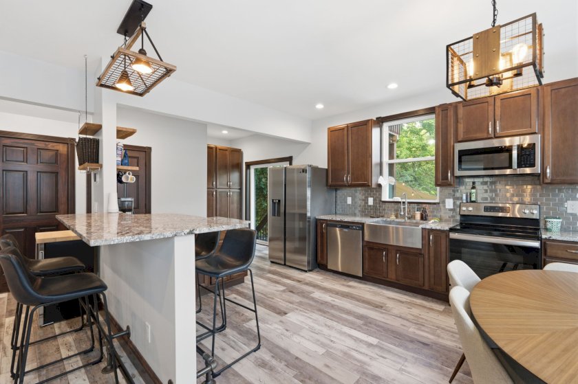 106 Juergens Ave
