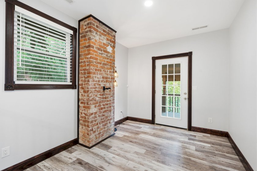 106 Juergens Ave