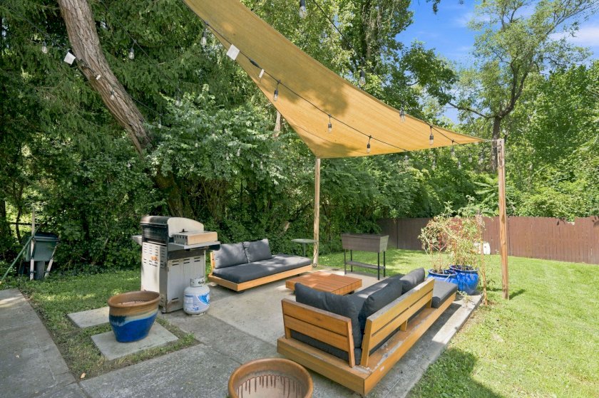 106 Juergens Ave