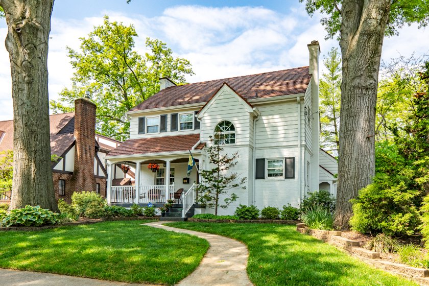 3935 EILEEN DR