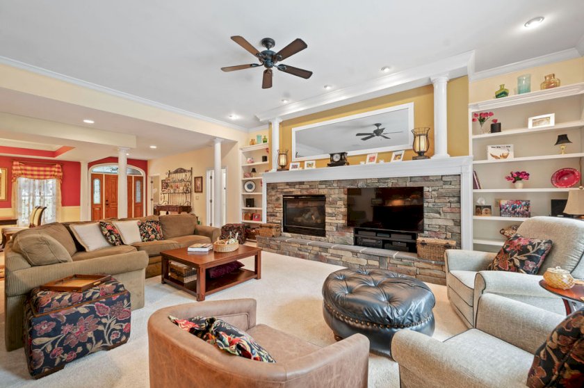 6146 Mariwood Ln