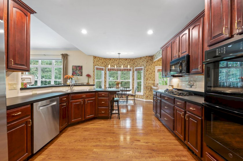 6146 Mariwood Ln