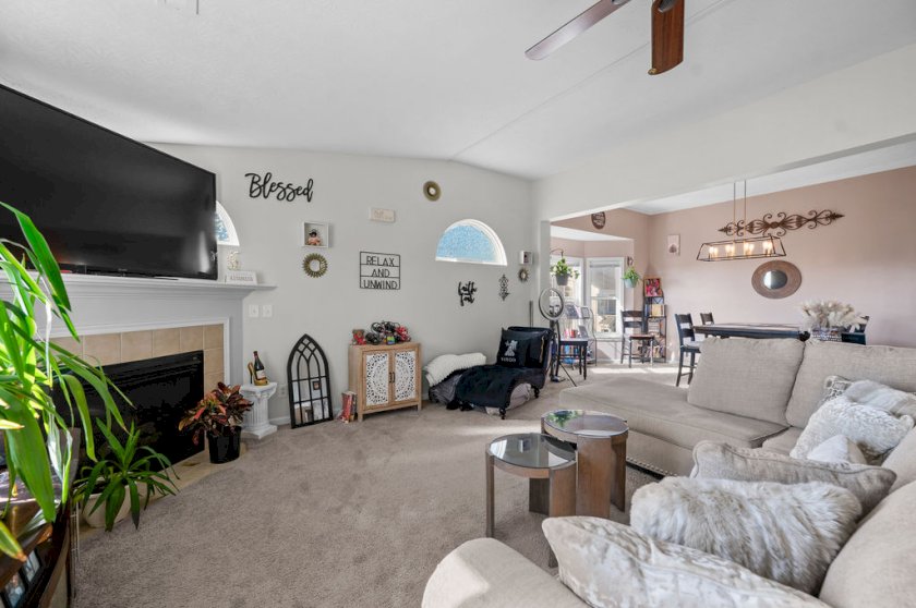 2461 Aldermont Ct