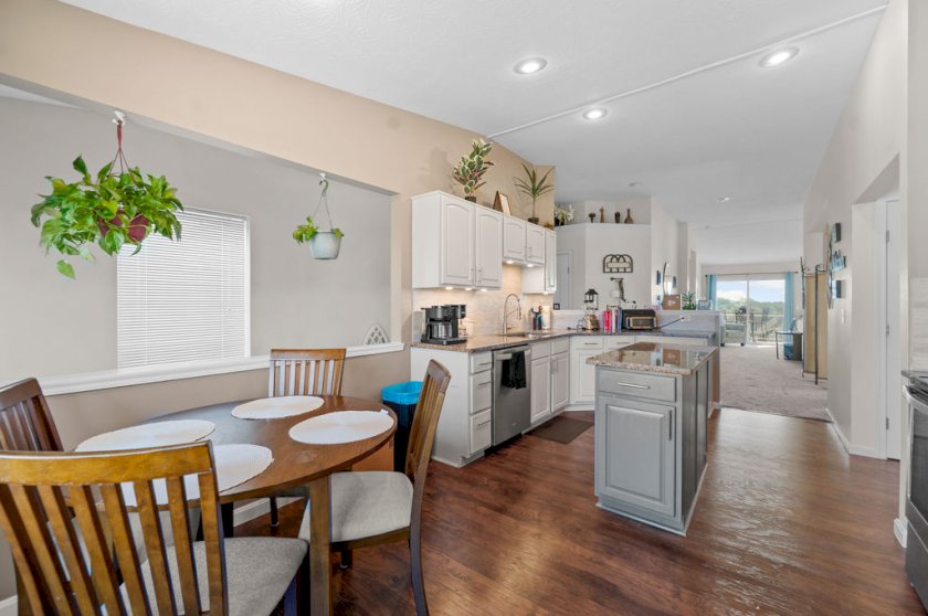 2461 Aldermont Ct