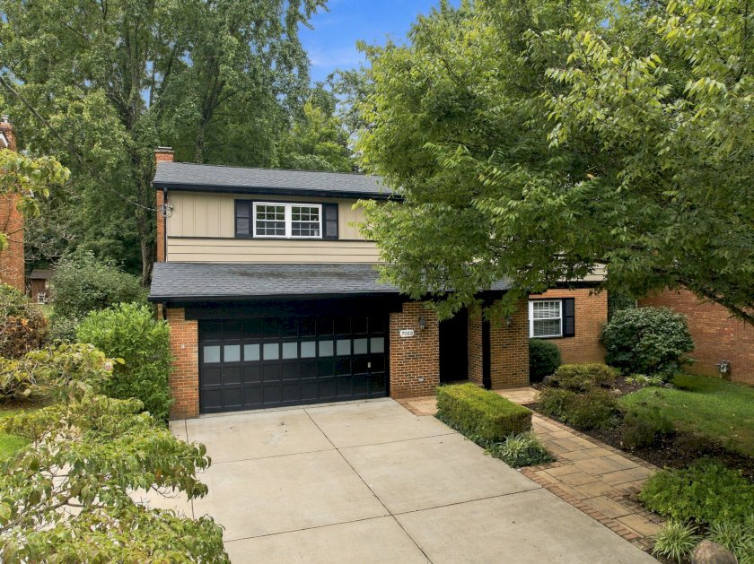 7029 Juniperview Ln