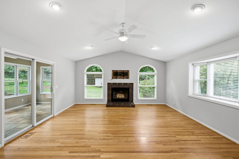 7029 Juniperview Ln