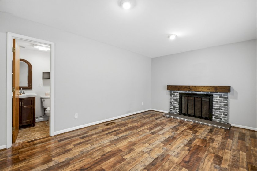 7029 Juniperview Ln