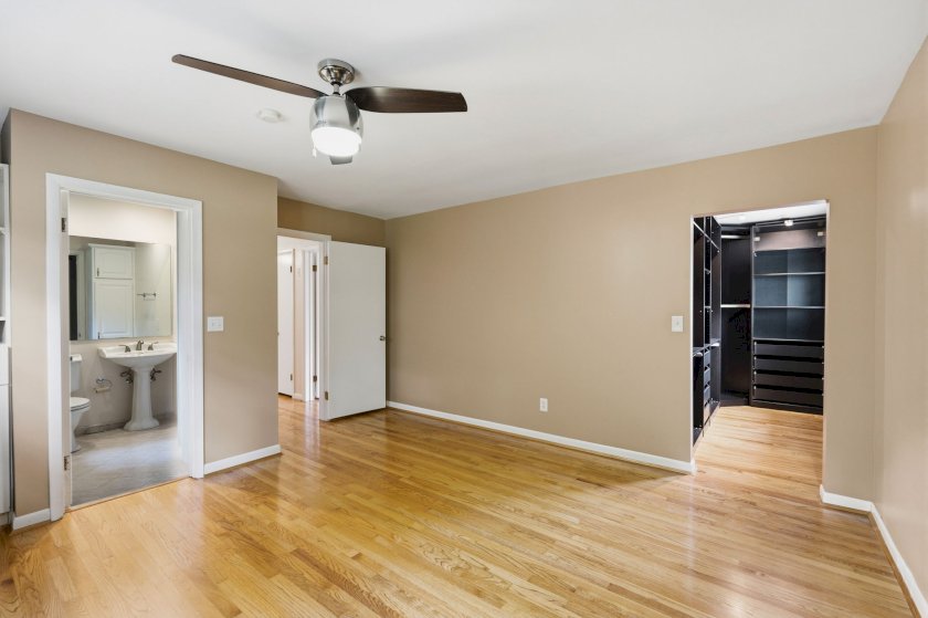 7029 Juniperview Ln