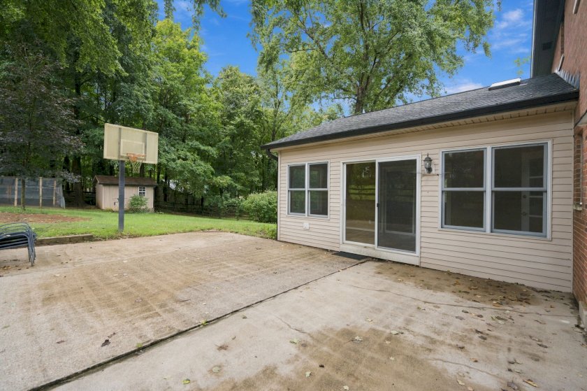 7029 Juniperview Ln