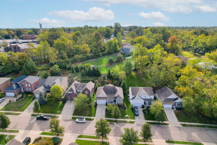 7437 Madeira Pines Dr