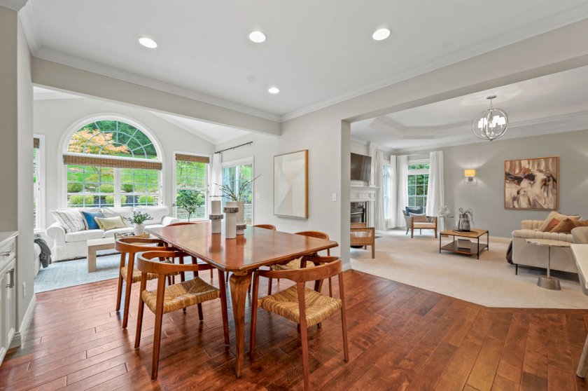 7437 Madeira Pines Dr