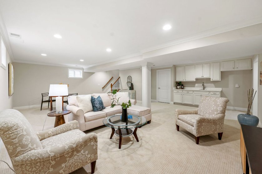 7437 Madeira Pines Dr