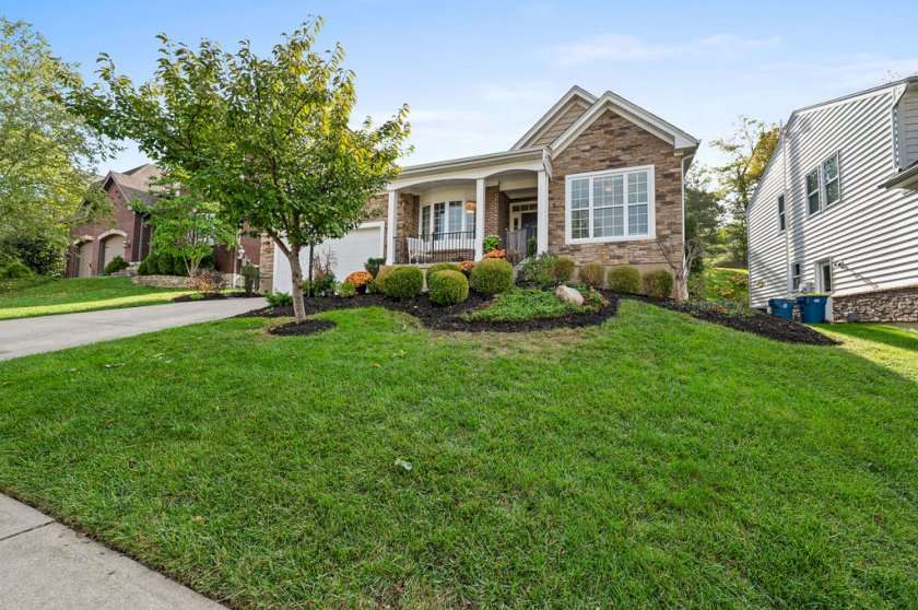 7437 Madeira Pines Dr