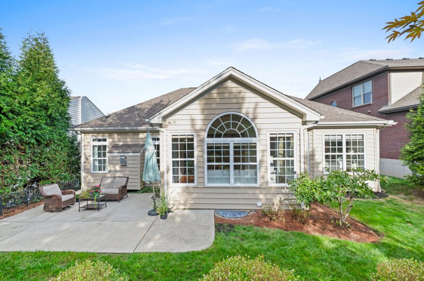 7437 Madeira Pines Dr
