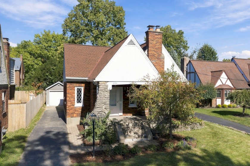 2514 Moundview Dr