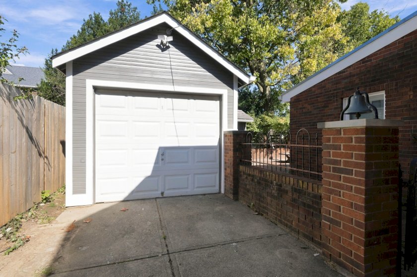 2514 Moundview Dr