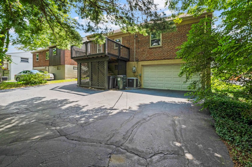 2758 Losantiridge Ave