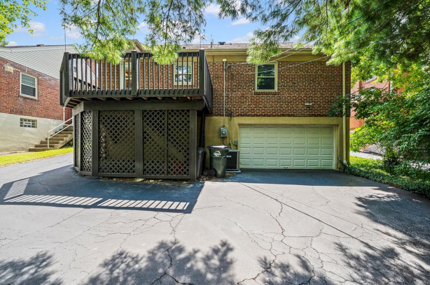 2758 Losantiridge Ave